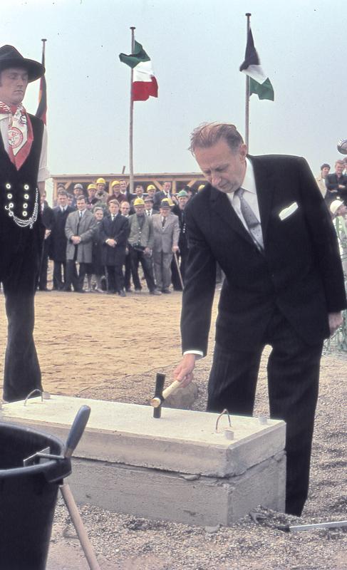 Am 11. Oktober 1967 wurde der Grundstein für die „Staatliche Ingenieurschule für Maschinenwesen Gelsenkirchen-Buer” gelegt. Nach dem Abriss kam die Gründungsülse wieder ans Licht.