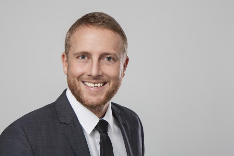 Dr. Dirk Hecker