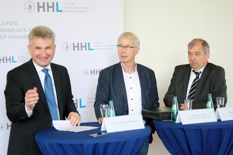 Diskutieren über Unternehmensnachfolge: (v.l.n.r.) HHL-Rektor Prof. Dr. Andreas Pinkwart, Präsident Sächs. Unternehmerverband Hartmut Bunsen und IHK Leipzig-Präsident Wolfgang Topf. Foto: HHL.