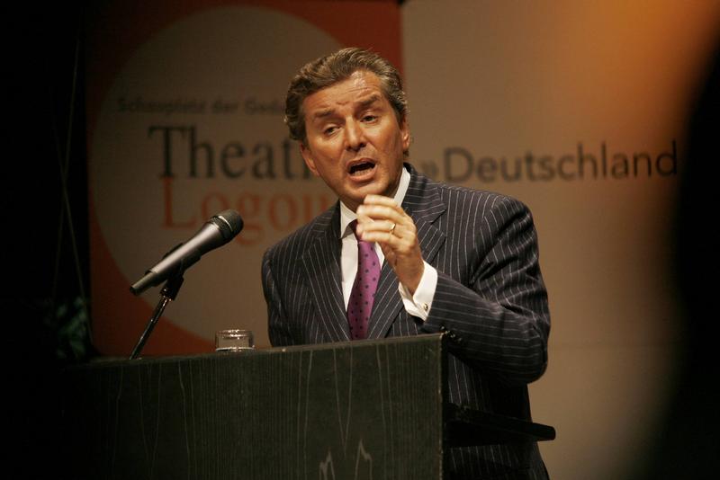 Der Publizist Michel Friedman forderte bei einer Rede an der Universität Witten/Herdecke Gleichbehandlung für Religionsgemeinschaften in Deutschland