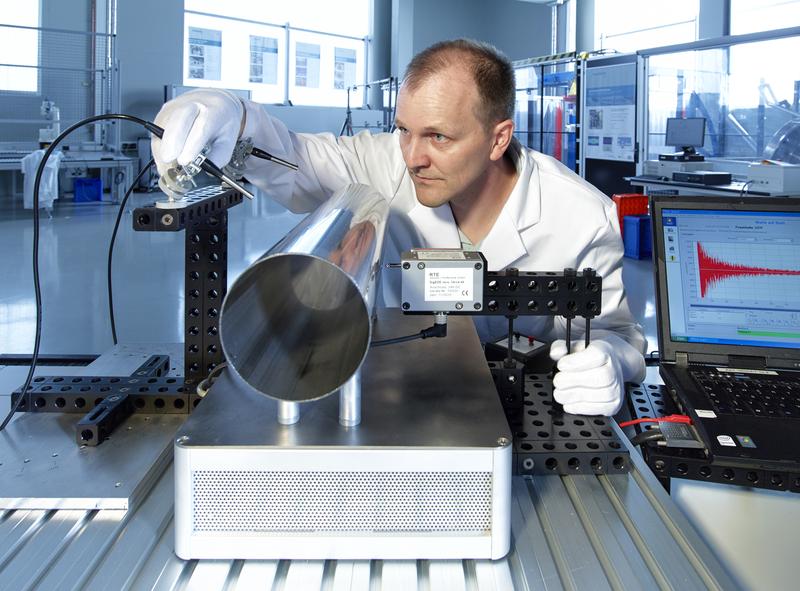 Acoustic resonance analysis