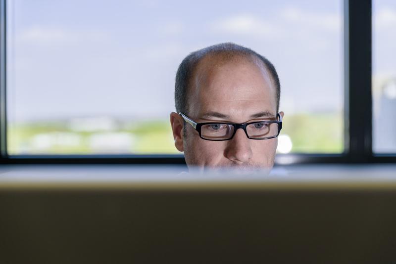 Thorsten Holz möchte das Internet der Dinge sicherer machen.
