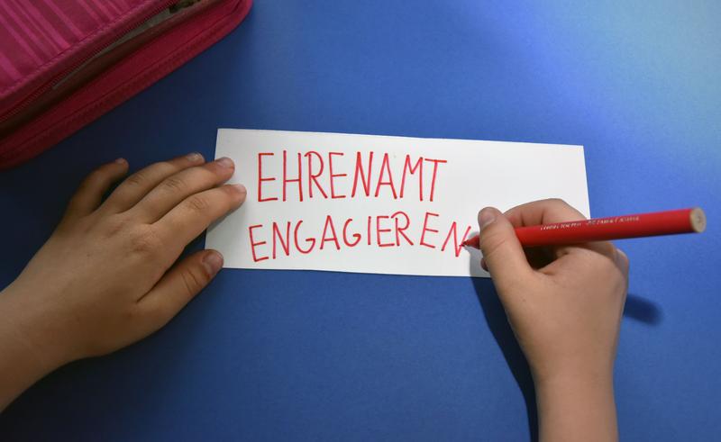 Engagement zeigen Schüler vor allem, wenn sie Möglichkeiten haben, ein offenes Diskussionsklima zu erleben und den schulischen Alltag mitgestalten zu dürfen. 