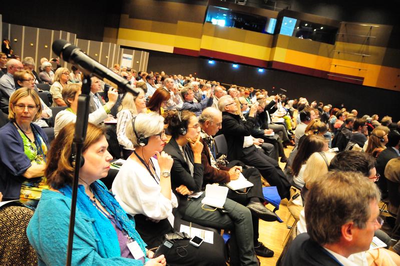 Der Internationale Kongress für Integrative Medizin und Gesundheit geht mit einer Resolution an die Regierungen zu Ende. Auditorium