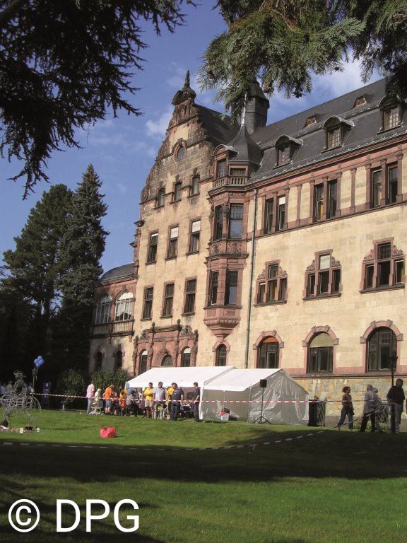 Das Physikzentrum in der Hauptstraße 5 in Bad Honnef