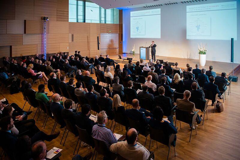 450 Teilnehmerinnen und Teilnehmer aus 50 Ländern waren zur ERES-Konferenz nach Regensburg gereist.
