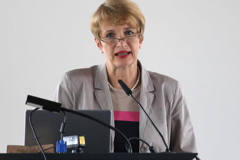 Brandenburgs Wissenschaftsministerin Dr. Sabine Münch auf dem ersten "Regionalforum Duales Studium Brandenburg"