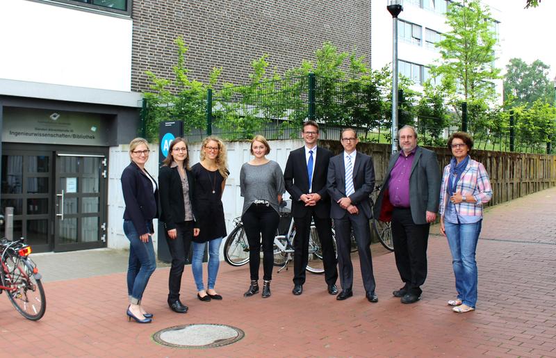 Einmal im Jahr treffen sich Fachleute der Branche zum Austausch auf dem Dental Forum der Hochschule Osnabrück. Unter den Referentinnen und Referenten sind traditionell viele Ehemalige.