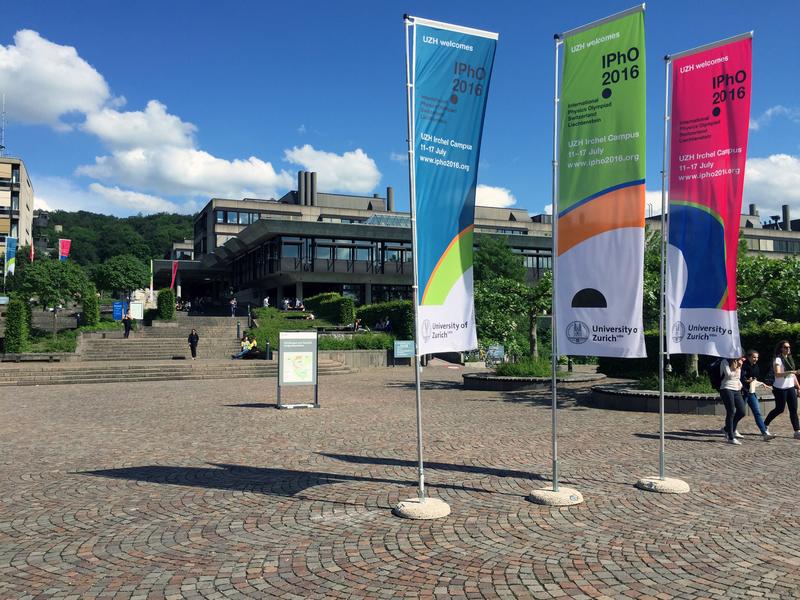 Die IPhO 2016 findet auf dem Capus Irchel der UZH statt.