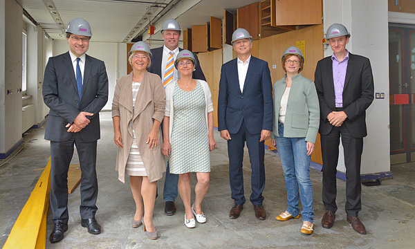 Stellten heute die Baumaßnahmen und Campusentwicklung an der Kieler Universität vor (v.l.): Frank Eisoldt, Kristin Alheit, Lutz Kipp, Monika Heinold, Uwe Pfründer, Beatrix Schmidt, Mirko von Lutzau