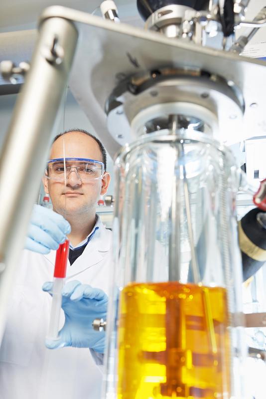 Wissenschaftler im Institut für Polymerforschung haben ein neues Verfahren für Membranmaterialien entwickelt. Das neue Material zeigt eine fünffach höhere Permeabilität. 