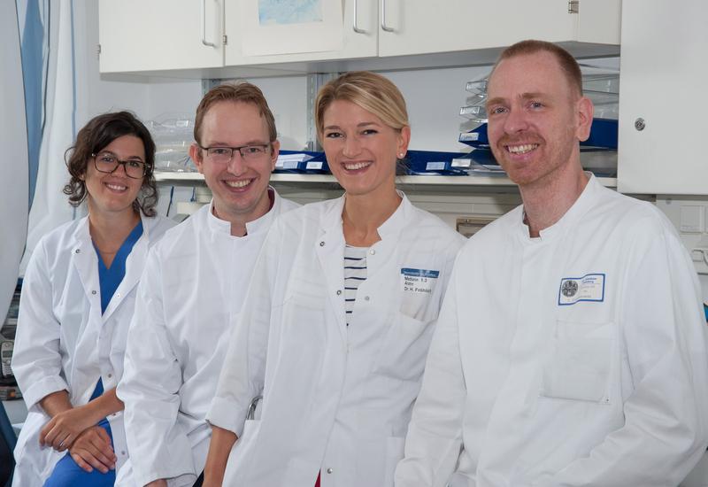 Die Winterstein-Preisträgerin und ihr Team am Universitätsklinikum Heidelberg (v. l. n. r.): Anna Corletto, Dr. Tobias Täger, Dr. Hanna Fröhlich, Prof. Dr. Lutz Frankenstein, Leiter der Arbeitsgruppe