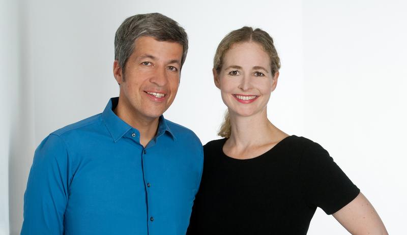 Oliver und Dr. med. Nina Buschek, Preisträger des Deutschen Journalistenpreises Neurologie 2016 in der Kategorie "Elektronische Medien" 
