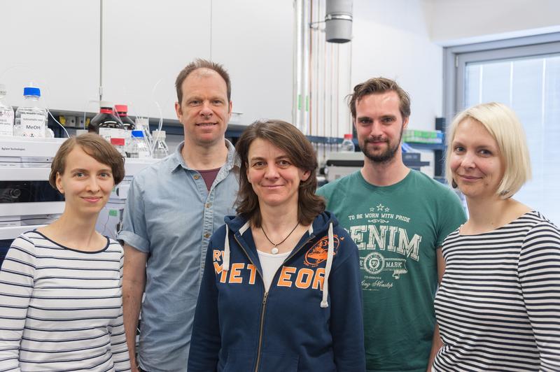 Das Bremer Team der IODP-Expedition: Dr. Susann Henkel, Prof. Dr. Kai-Uwe Hinrichs, Co-Fahrtleiterin Dr. Verena Heuer, Dr. Bernhard Viehweger und Dr. Florence Schubotz (von links)