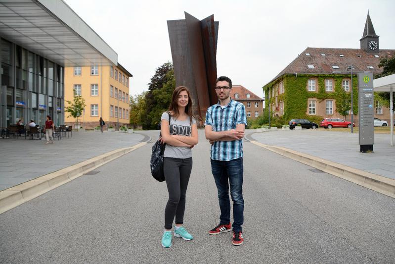 Ronay Seydo Meme (l.) und Yassir Kozha sind zwei von rund 160 Flüchtlingen, die im Laufe des vergangenen Jahres eine Chance auf ein Studium an der Saar-Uni erhalten haben. 
