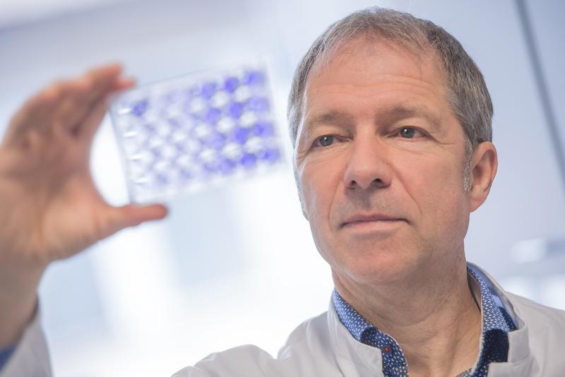 Professor Dr Ralf Bartenschlager, Managing Director of the Department of Infectious Diseases at Heidelberg University Hospital and Medical Faculty Heidelberg.