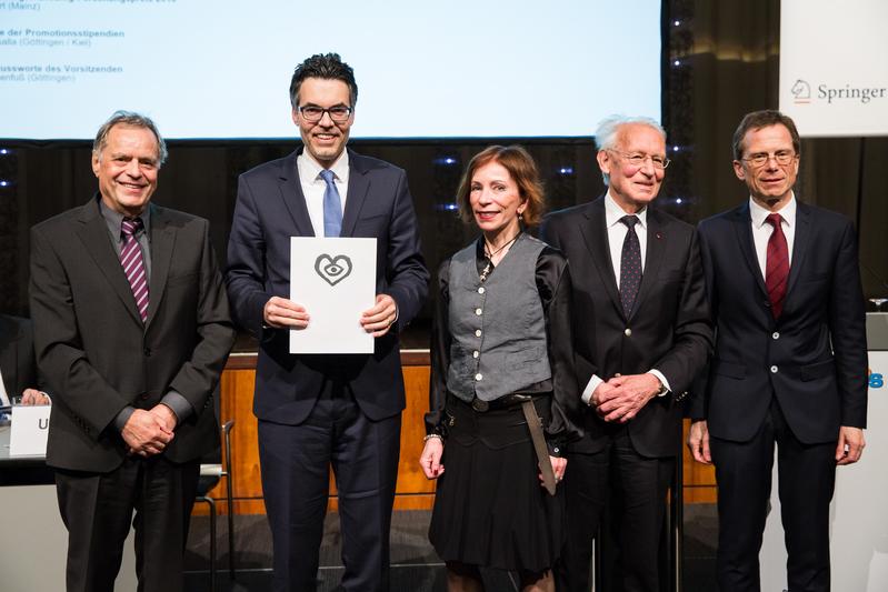 V. l. : Stifter Dr. J. Breunig; Dr. H. B. Sager; Stifterin U. Breunig; Prof. Dr. H. Oelert, Dt. Stiftung für Herzforschung; Prof. Dr. G. Hasenfuß, Dt. Gesellschaft für Innere Medizin (DGIM).