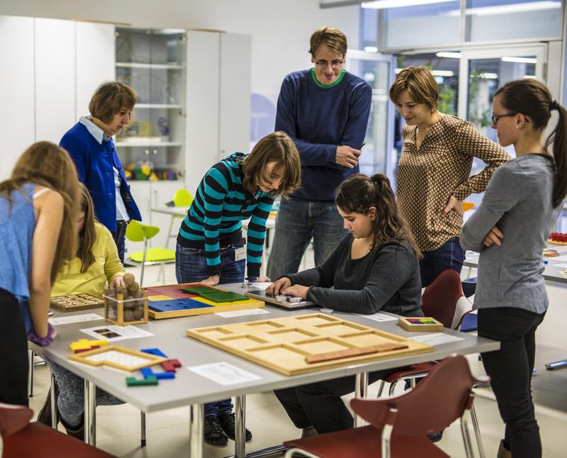 In der Lehrerbildung arbeiten KIT und PH seit vielen Jahren zusammen, auch in den Schülerlaboren des KIT und den Lehr-Lern-Laboren der PH