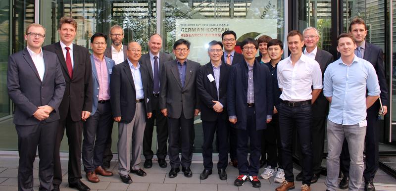 Photovoltaik-Experten der Yeungnam University, Hanyang University und des Korea Institutes of Energy Research KIER besuchten das Fraunhofer CSP.
