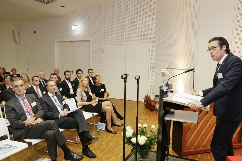 „Das Thema Luftverkehr ist eng mit unserem Standort und damit auch mit unserer Hochschule verbunden“, betonte Prof. Dr. Frank E.P. Dievernich, Präsident der Frankfurt UAS.