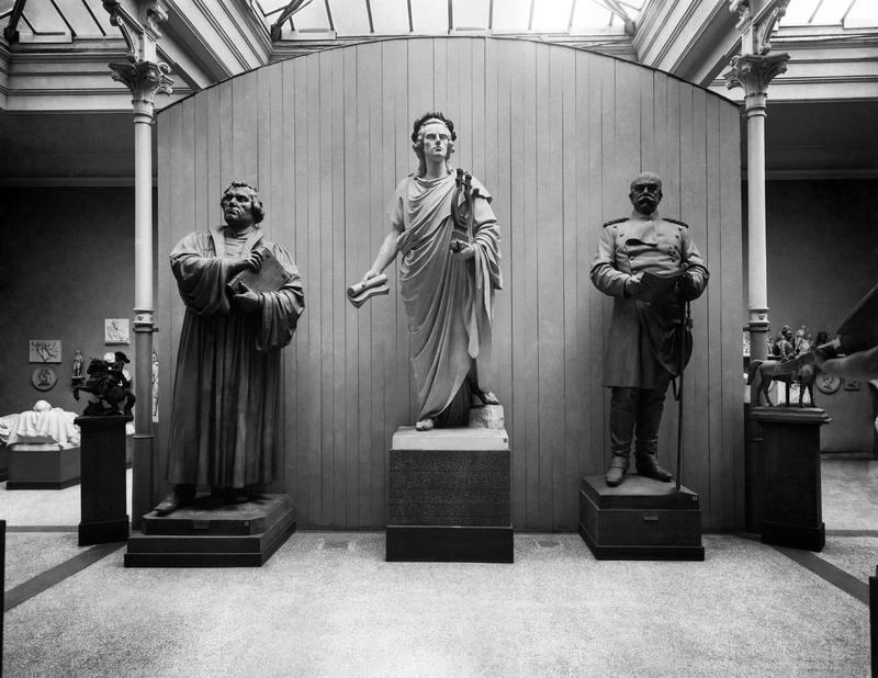 Louis Held (1851-1927): Donndorf-Museum Weimar, Denkmalmodelle von Luther, Schiller und Bismarck, 1907
