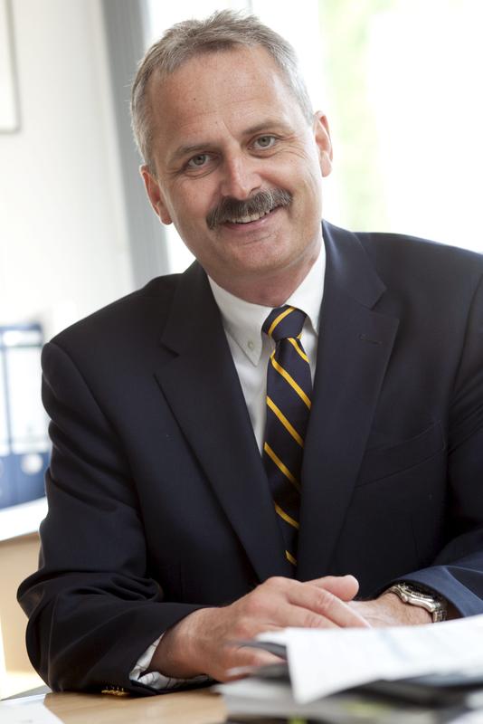 Prof. Dr. Florian Gebhard