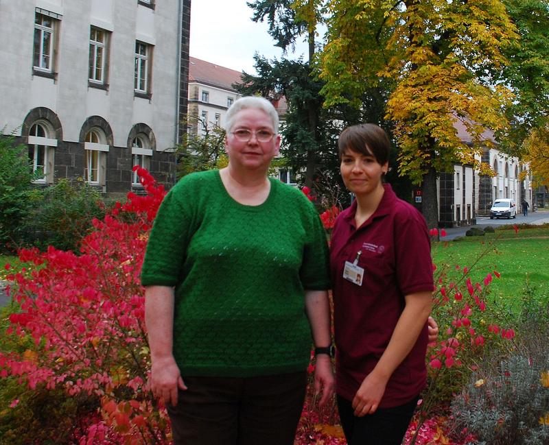 Schlaganfall-Lotsin Heike Urban  (rechts) betreute in den letzten zwölf Monaten Patientin Petra Rose.