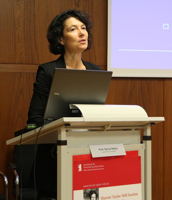 Die britische Gender-Forscherin Prof. Sylvia Walby sieht in der gerechtere Verantwortungsteilung zwischen den Geschlechtern den einzigen Ausweg aus der europäischen Krise