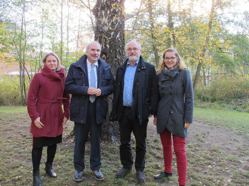 Staatssekretär Martin Gorholt zu Besuch an der HNE Eberswalde (v.l.n.r.: Christin Stockhaus, Martin Gorholt, Prof. Dr. Günther Vahrson und Juliane Pöschke)