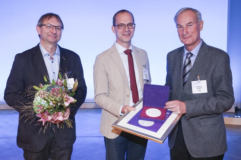 Von links: Dr. Armin Grübl, Prof. Dr. Christian Vogelberg, Prof. Dr. Wolfgang Leupold