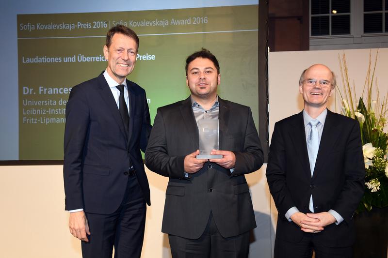 Francesco Neri (center) received the Sofja Kovalevskaja Award on November 15, 2016, in Berlin.