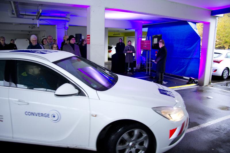 Über Smart Parking lassen sich bei Bedarf mit Sensoren ausgestattete Parkplätze reservieren.
