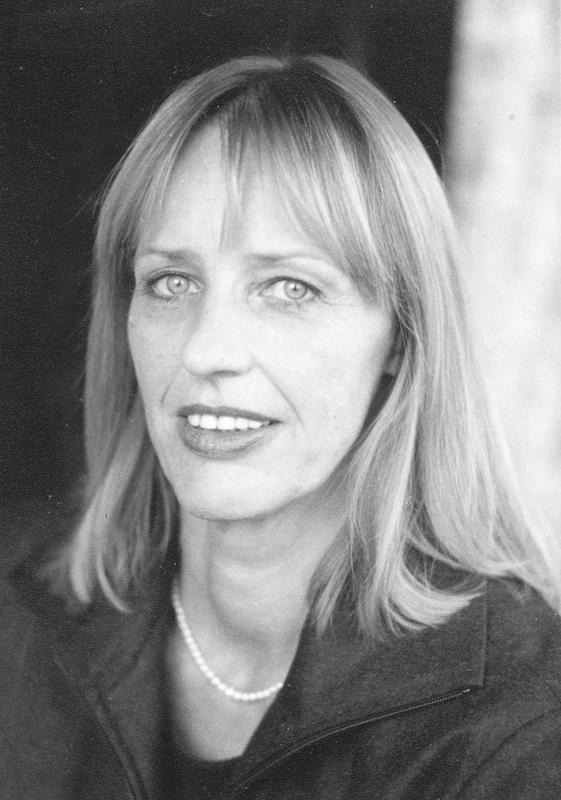 Prof. Dr. Gabriele Bickendorf war seit 2003 Inhaberin des Lehrstuhls für Kunstgeschichte/Bildwissenschaft an der Universität Augsburg. Am 12. November 2016 ist sie im Alter von 63 Jahren verstorben.