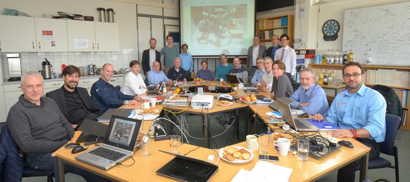 Experts, including representatives of the ESA, closely examined the test results and the sensors from Kiel on 3 November. 