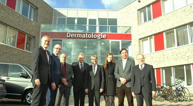 Bundesweit größtes Forschungs- und Versorgungszentrum für Berufsdermatologie in Osnabrück mit zahlreichen Ehrengästen eingeweiht.