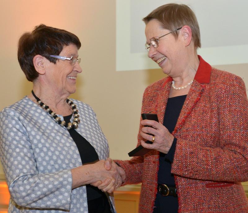 von links nach rechts: Prof. Dr. Rita Süssmuth, Universitätspräsidentin Prof. Dr. Ulrike Beisiegel