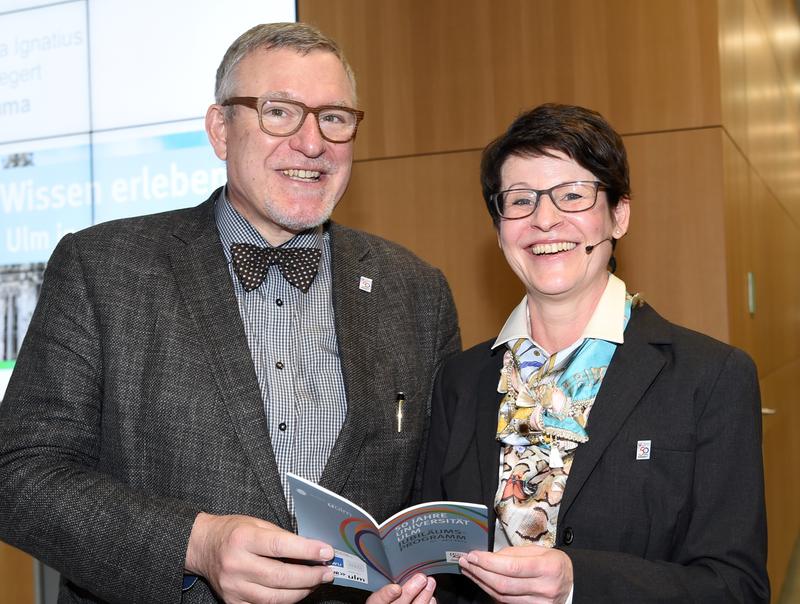 Die Traumaforscher Prof. Anita Ignatius und Prof. Jörg Fegert hielten den 50. UUG-Vortrag, der gleichzeitig Auftakt des Jubiläumsjahres der Uni Ulm war 