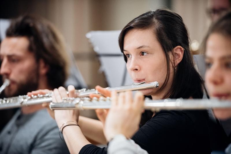 Die Musikensembles der Universität Hamburg führen "Schicksalswerke" von Johannes Brahms und Pjotr Iljitsch Tschaikowsky auf.