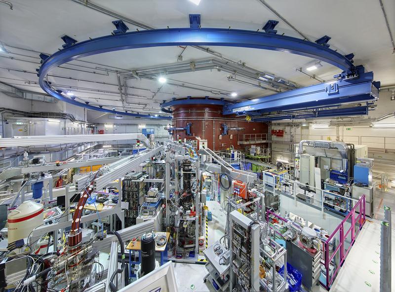 The positron source in Garching, where the new positron pulse source will be installed and operated. The reactor pool of FRM II is seen in the back (brown). 