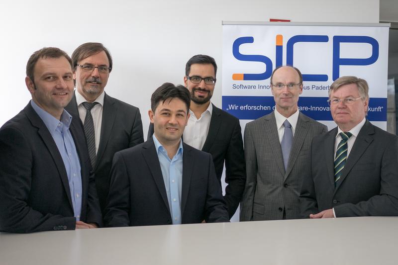 Ziehen erste Bilanz: Dr. Stefan Sauer (s-lab), Prof. Dr. Gregor Engels (s-lab und SICP), Dr. Baris Güldali, Dr. Masud Fazal-Baqaie, Uwe Bröker (S&N CQM) und Josef Tillmann ( S&N INVENT).