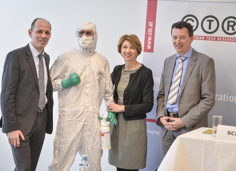 CTR research cleanroom media conference from left: Werner Scherf (CTR), Gaby Schaunig (Deputy Governor of Carinthia), Simon Grasser (CTR)