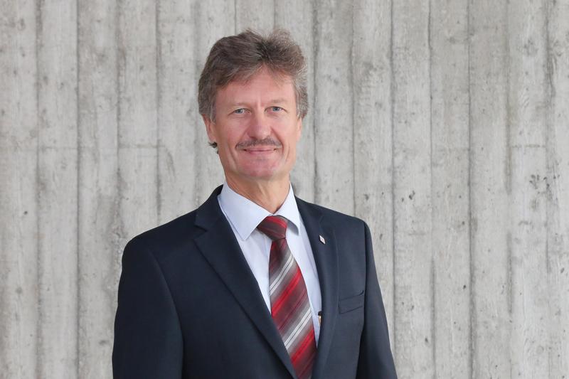 Prof. Dr.-Ing. Thomas Götze