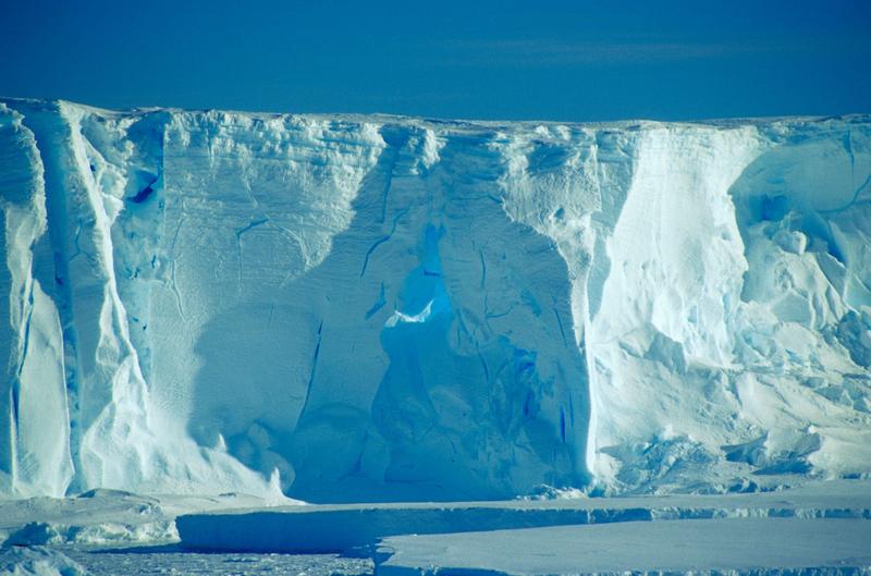 Iceberg near Pine Island