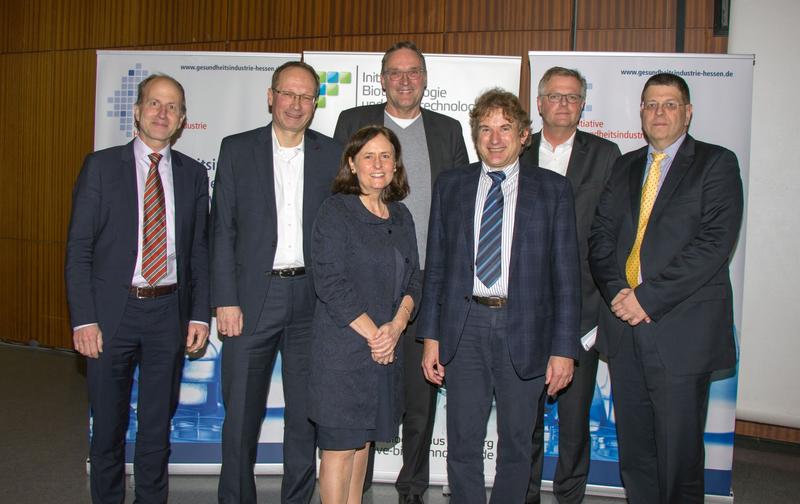 Diskutierten über d. hess. Gesundheitsindustrie: V.l.n.r. Prof. Bölker, Marburg, Dr. Bonacker, CSL, Prof.Maas, Sanofi, Prof.Becker, DFG, Prof.Keusgen, Marburg, F.Gotthardt, Merck, Dr.Schwarzkopf, GSK