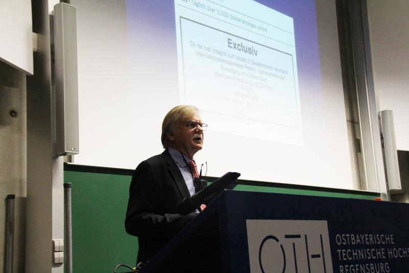 Autismus-Experte Prof. Dr. Matthias Dalferth sprach zu den Chancen von Autisten auf dem Arbeitsmarkt.