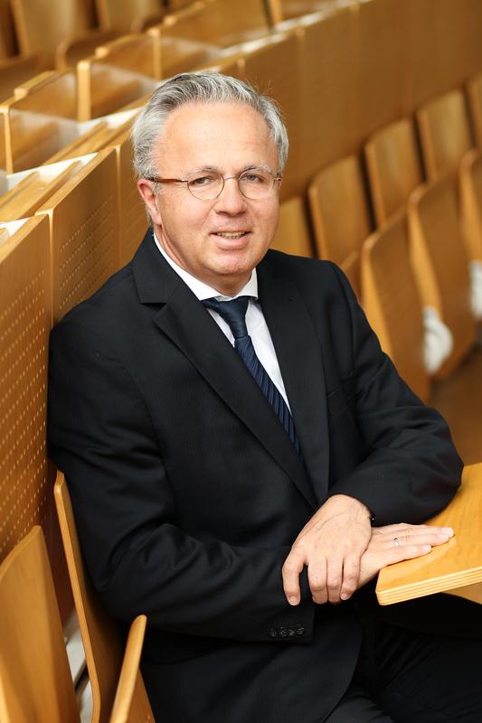 Universitätspräsident Professor Dr. Helmut J. Schmidt
