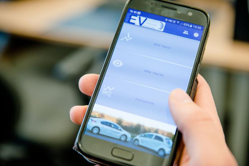 Diese App könnte die Entscheidung für den Kauf eines E-Autos leichter machen.