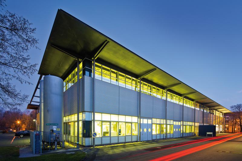 Technikum des Fraunhofer FEP mit effizientem Wärmepumpenkonzept