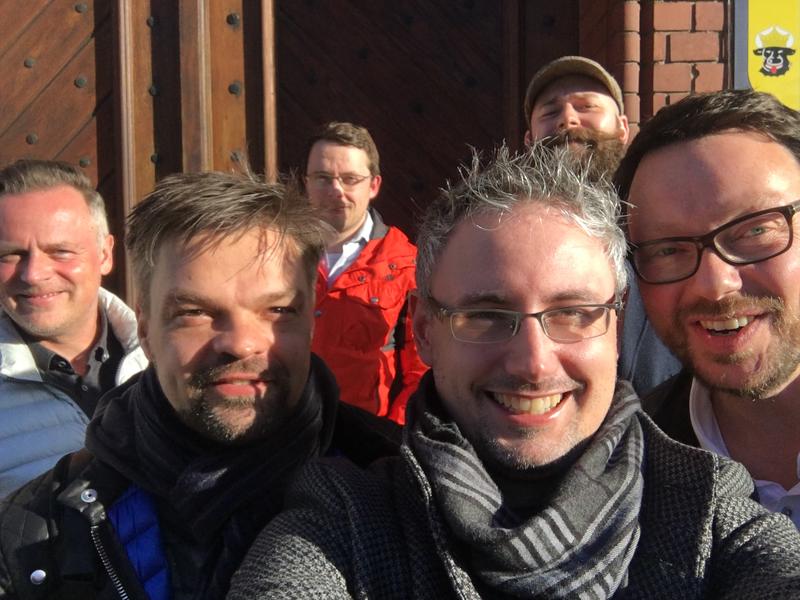 vorn v.l.: Jochen Kaufholt (CreoVis), Dr. Carsten Mahrenholz (Gründer), Marco Schmidt (CreoVis), hinten: Helge Lewerenz, Stephan Krafczyk (Gründer), Tobias Güra (Gründer)