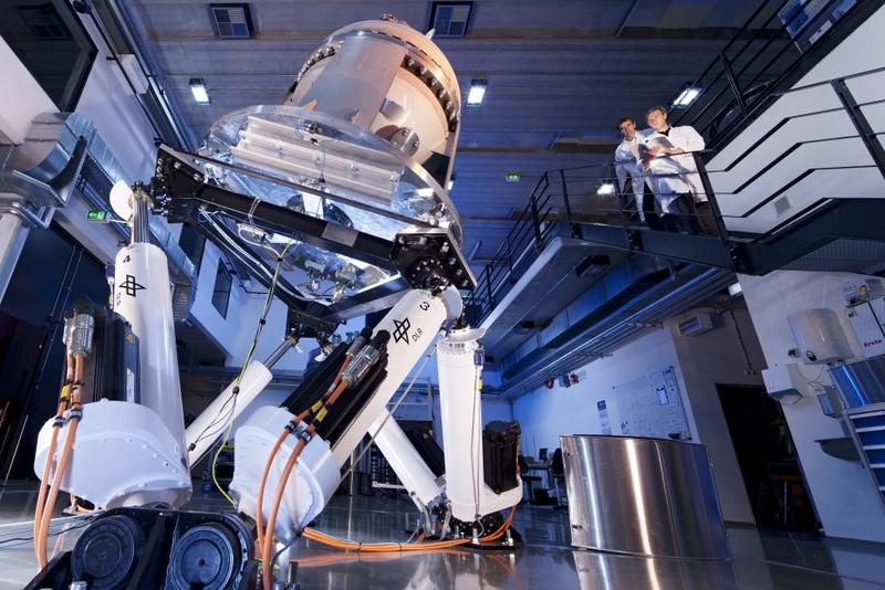 Students on these programs will receive a sound cross-systems training qualifying them for careers in the aerospace industry or neighboring high-tech sectors as well as in research. 